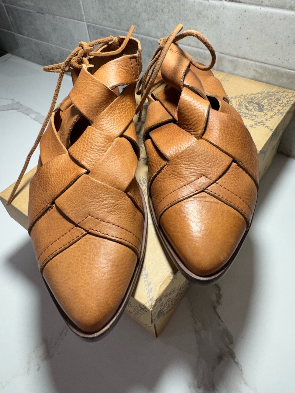 Women’s FREE PEOPLE DESTINO Woven Leather Sandals Mules Size 39 Retail $178.00
